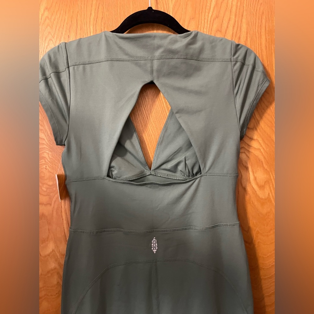 Free People Green V-Neck Jumpsuit with Full-Length Silhouette M - Picture 6 of 8